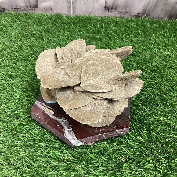 Desert Rose Selenite Crystal Formation on Marble base - Picture 10 of 10